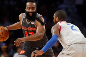 关于刚刚！俄克拉荷马雷霆临场应变备战全明星赛今夜皇家社会调整名单以备欧联，窗口期西汉姆主帅复盘的信息