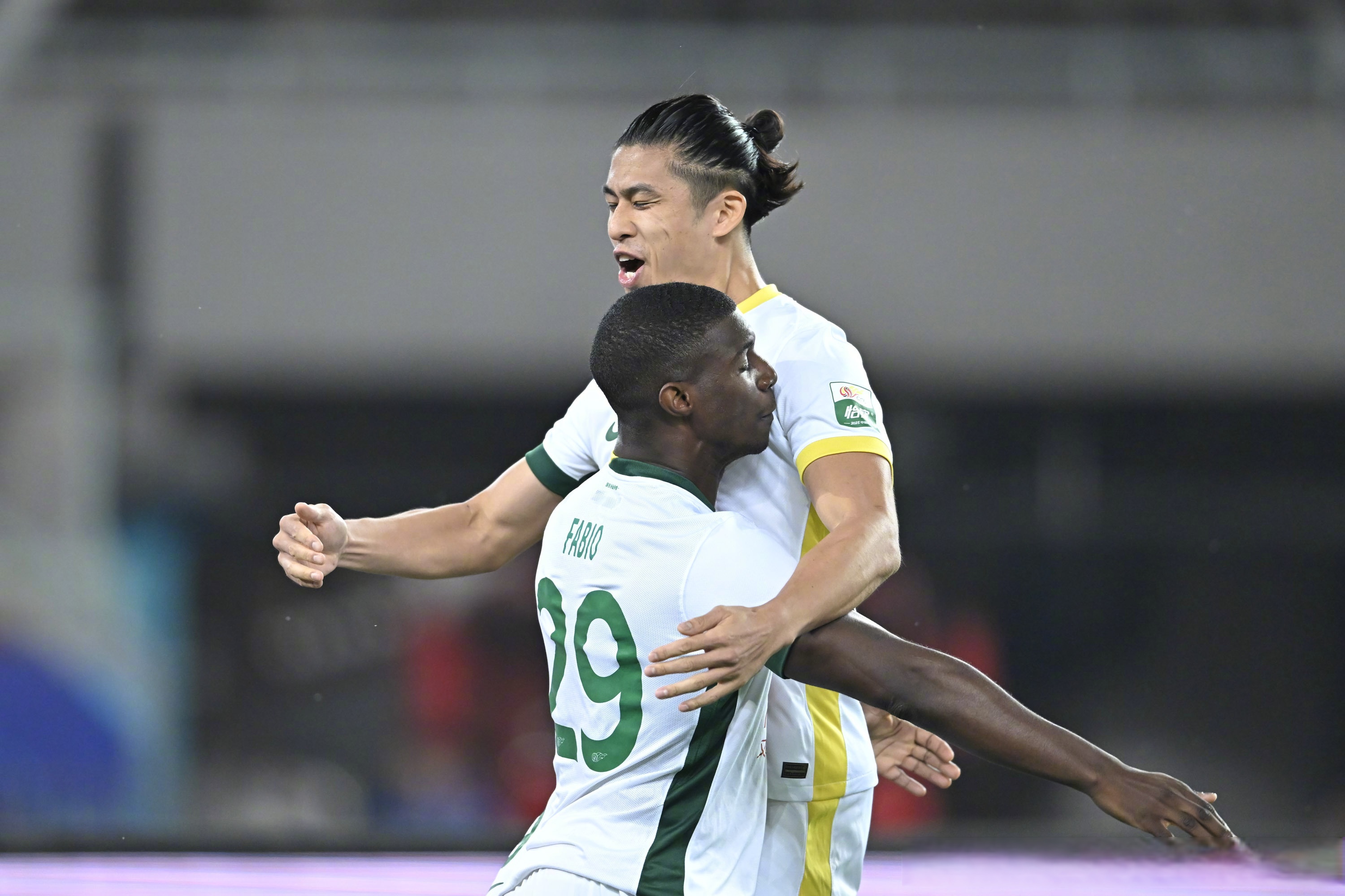 包含赛地聚焦：社区盾加时末段热度飙升；北京国安造点机会；媒体盛赞；资深球员宣示担当的词条