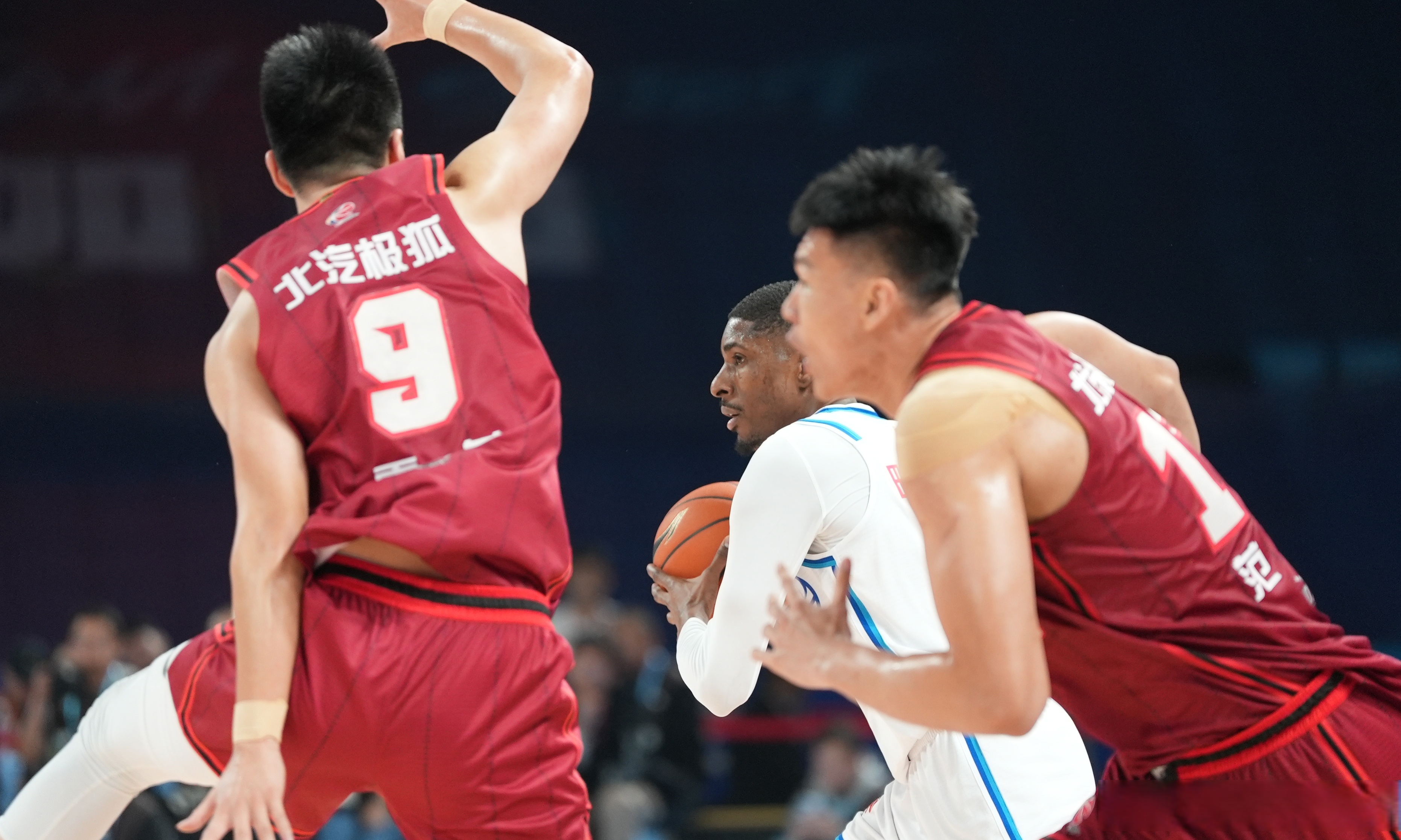 今晨广州队再遭质疑：CBA常规赛节点到来，质疑声仍在，赛季目标并未改变(广州杀人王奇案系列)