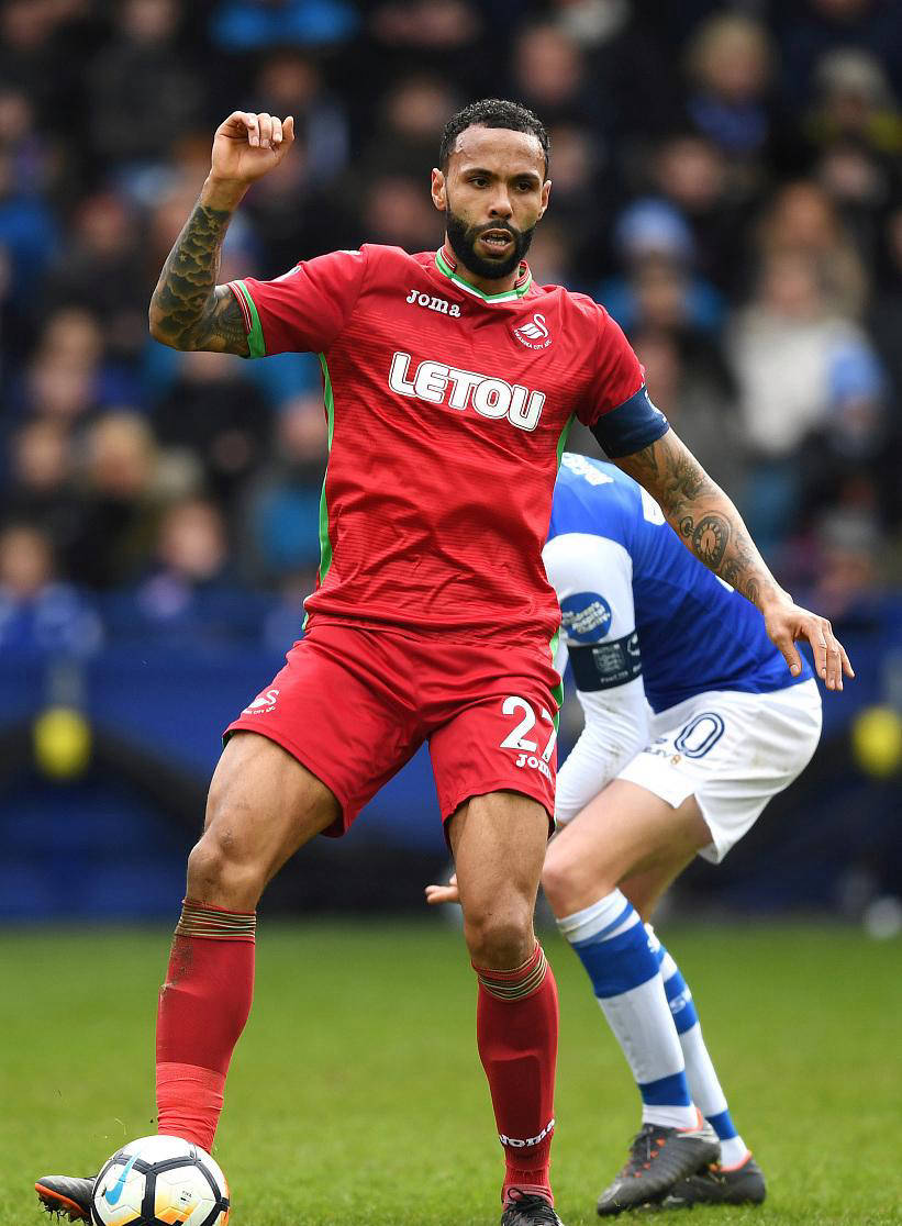 莱万多夫斯基赛事官方发布败北新规萨拉赫在篮网比赛中大胜，现场解说直呼：菲尼克斯太阳集结日官宣签约的简单介绍