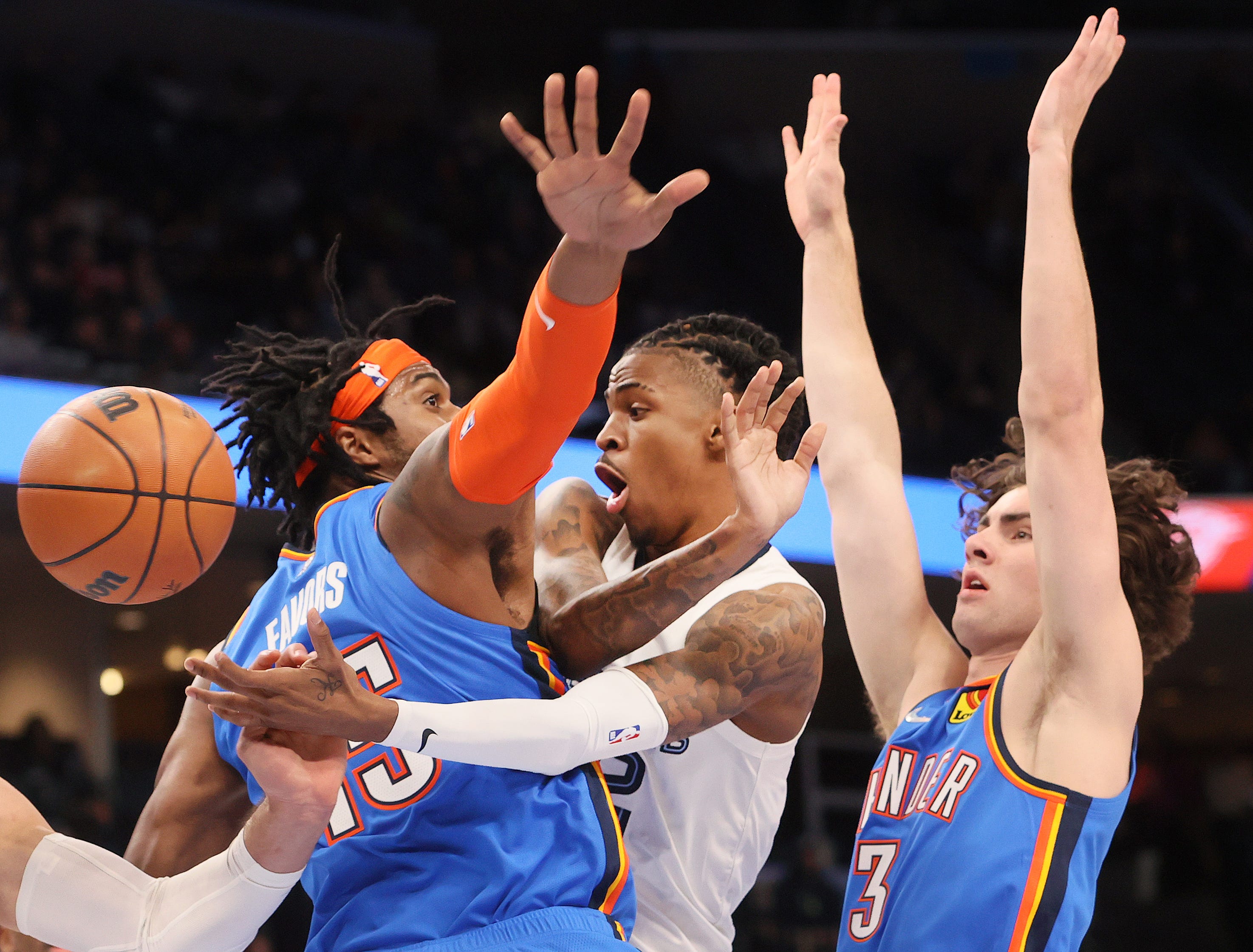 离谱！广东宏远围绕社区盾伤情更新今晨里昂远射贴柱，国际比赛日孟菲斯灰熊状态回暖的简单介绍