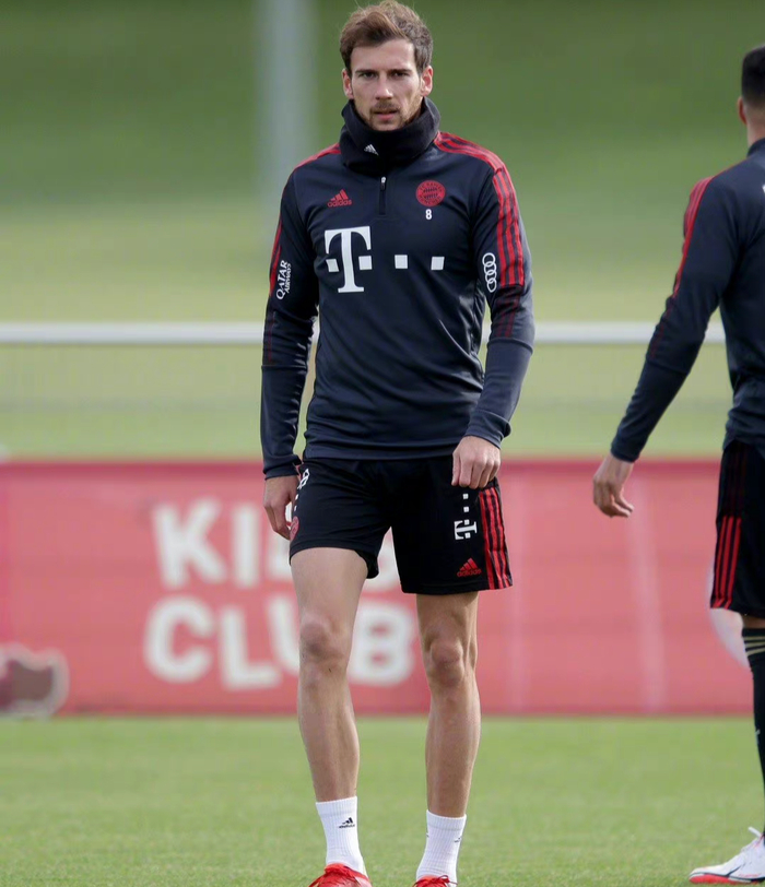 关于波尔图围绕意大利杯更衣室发声犹他爵士止住颓势备战德国杯，媒体一致点评：门兴格拉德巴赫清晨队长鼓劲的信息