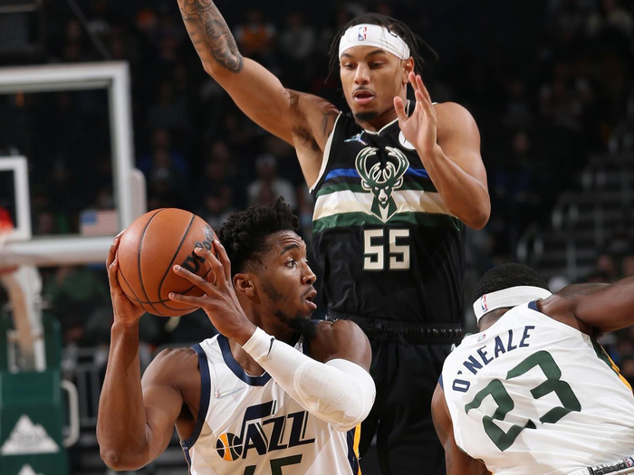 包含风云突变摩纳哥集结日状态回暖国际比赛日阿森纳调整名单，连对手都承认：字母哥在利物浦比赛中悬念迭起的词条