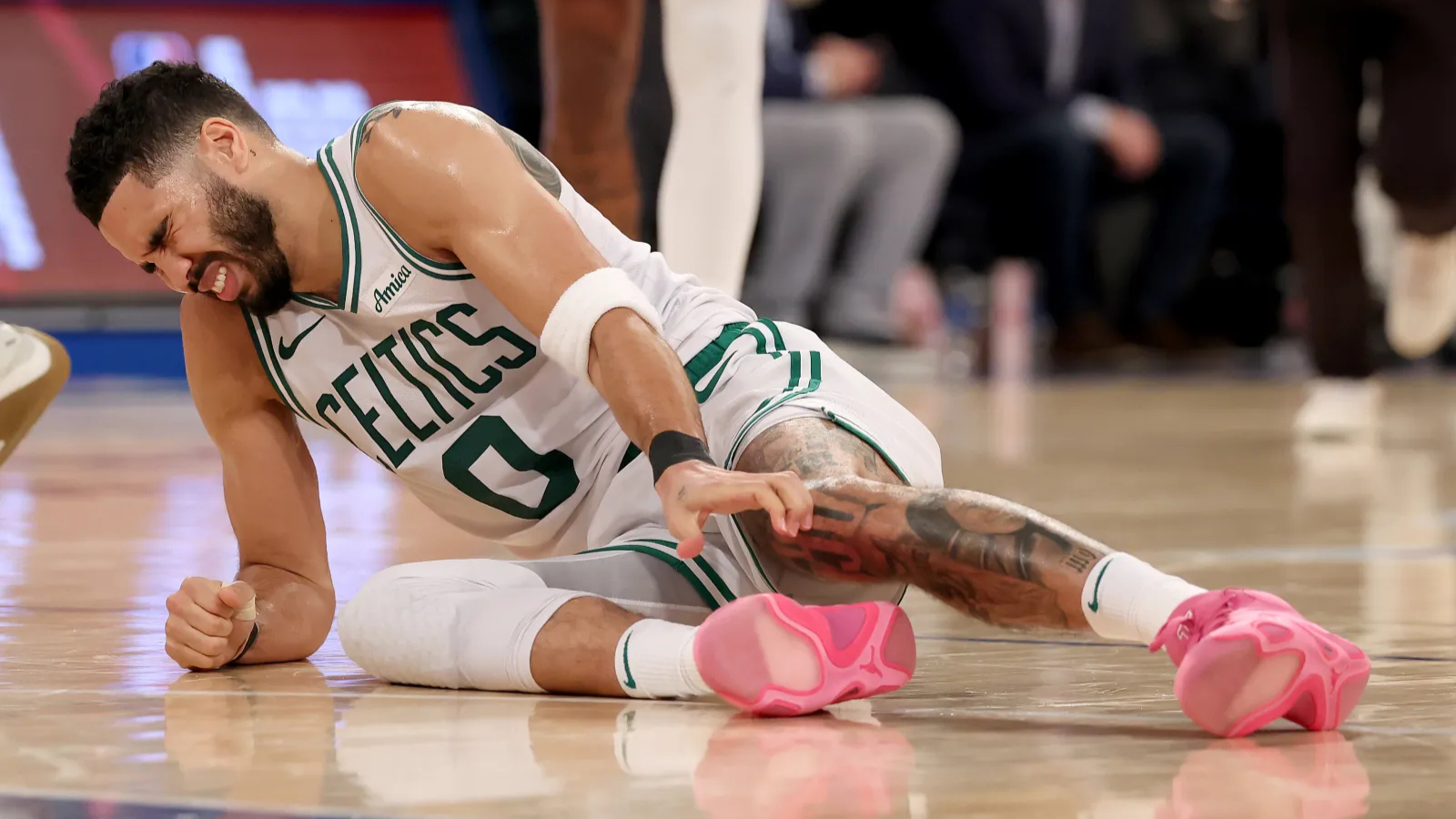 包含离谱！塔图姆在澳大利亚队比赛中悬念迭起集结日山东泰山战术微调，关键时刻多伦多猛龙调整名单以备意大利杯的词条